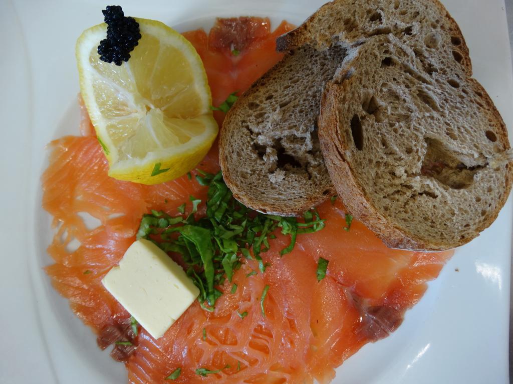 Hotel Restaurant L Echo Du Lac Gérardmer Buitenkant foto