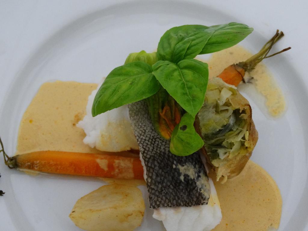 Hotel Restaurant L Echo Du Lac Gérardmer Buitenkant foto