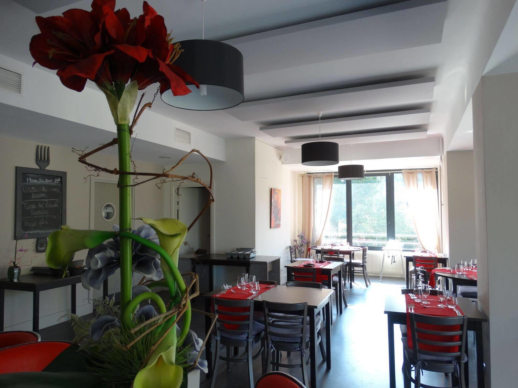 Hotel Restaurant L Echo Du Lac Gérardmer Buitenkant foto