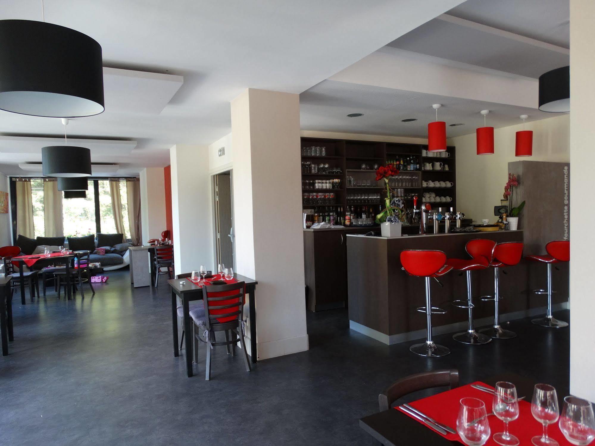 Hotel Restaurant L Echo Du Lac Gérardmer Buitenkant foto